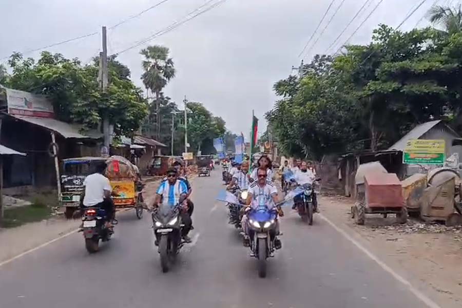 রাজাপুরে আর্জেন্টিনা সমর্থকদের মোটরসাইকেল র‍্যালি