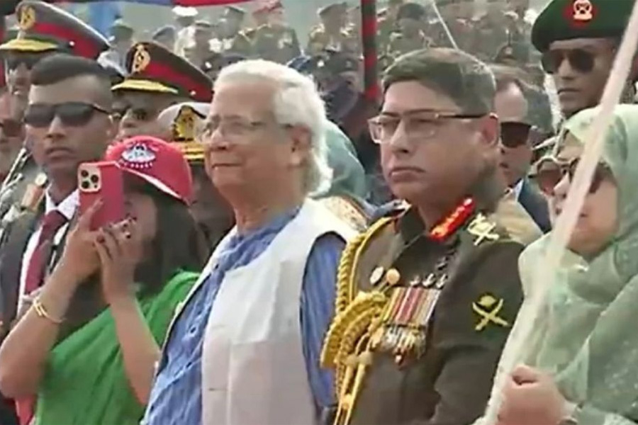 সশস্ত্র বাহিনীর আয়োজনে ড. ইউনূসের অংশ গ্রহণ