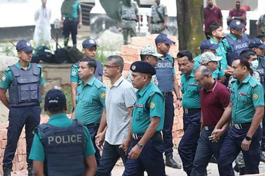 ২ মামলায় সেনা কর্মকর্তাদের অভিযোগ গঠনের শুনানি ডিসেম্বরে