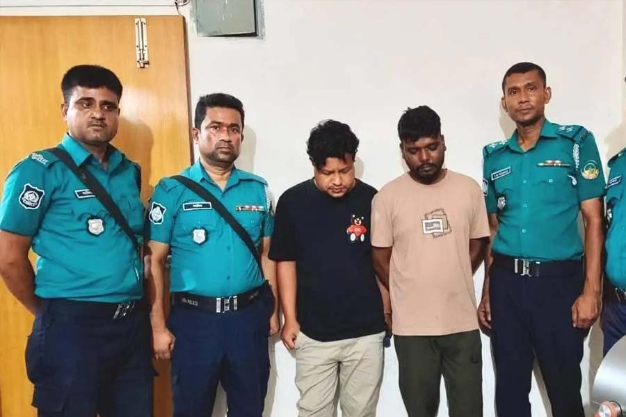 টঙ্গীতে বিপুল পরিমাণ ইয়াবা ও নগদ টাকাসহ গ্রেপ্তার ২