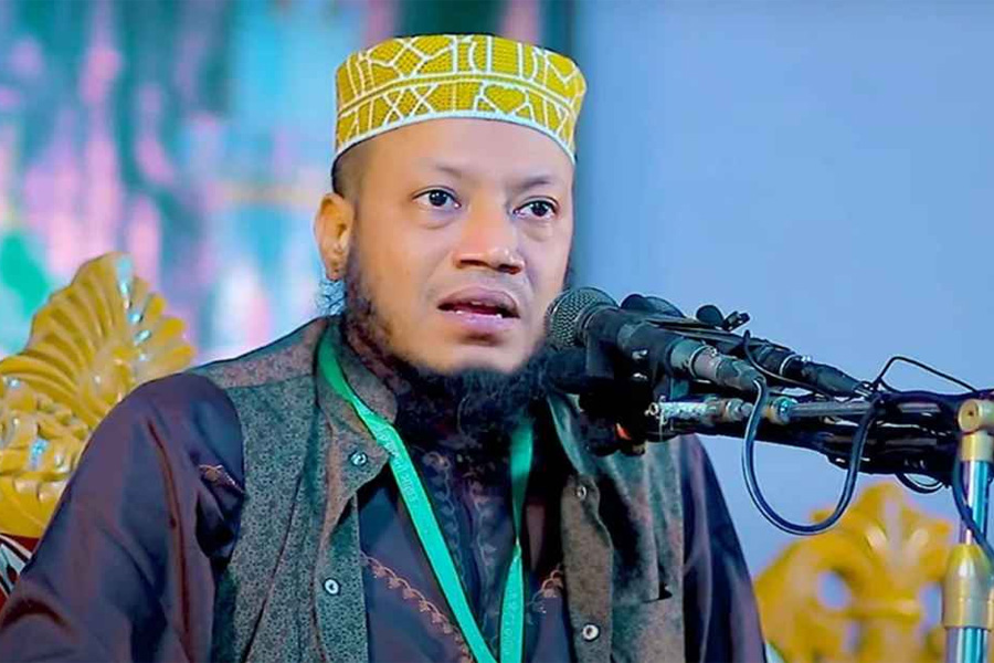 মুফতি আমির হামজার বিরুদ্ধে গ্রেপ্তারি পরোয়ানা জারি