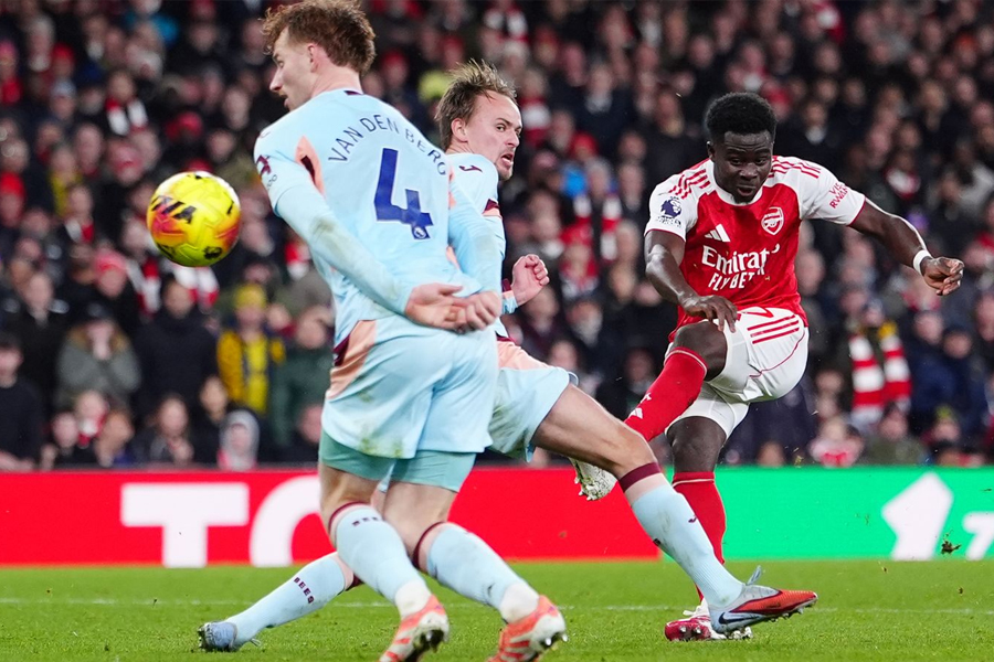 আর্সেনালের স্বস্তির জয়, অ্যানফিল্ডে থমকে লিভারপুল