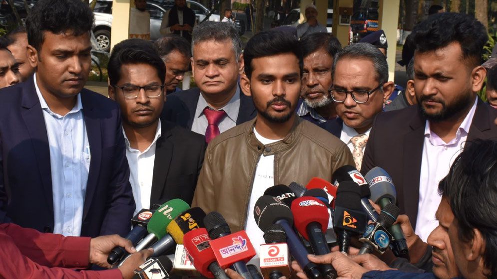 নতজানু পররাষ্ট্রনীতি থেকে সরে এসেছে অন্তর্বর্তী সরকার