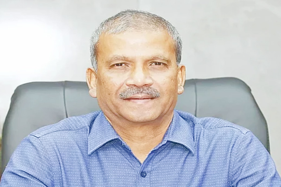 বিসিবিকে স্যালুট জানালেন আসিফ নজরুল