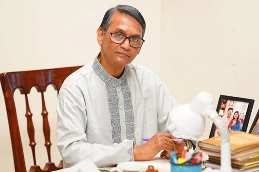 বাবা দিবসের বিশেষ নাটকে আজিজুল হাকিম