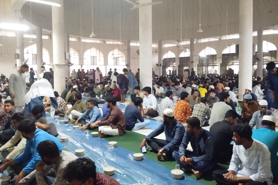 বাকৃবিতে আড়াই হাজার শিক্ষার্থী নিয়ে ছাত্রশিবিরের গণইফতার