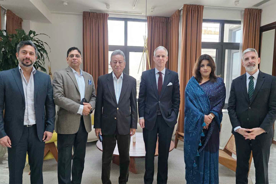 সুইজারল্যান্ডের রাষ্ট্রদূতের সঙ্গে বিএনপি নেতাদের মধ্যাহ্ন ভোজ