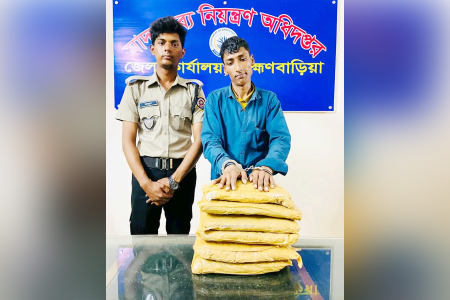 বিজয়নগরে মাদকসহ চোরচক্রের সদস্য বাছেদ আটক