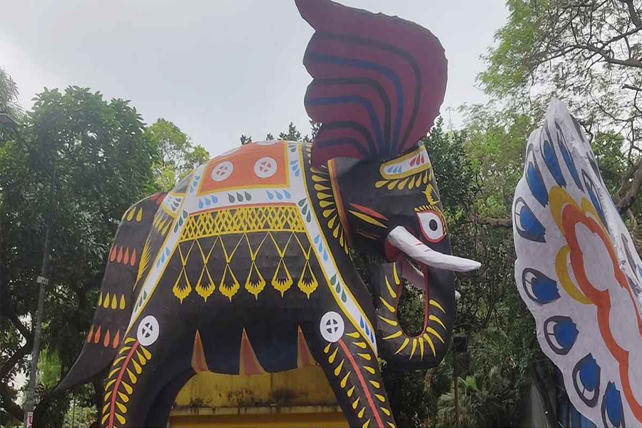 চারুকলা থেকে ঢোল-বাদ্যে বৈশাখী শোভাযাত্রা