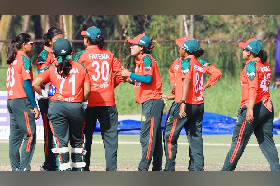 পাকিস্তানকে উড়িয়ে ফাইনালে বাংলাদেশের মেয়েরা