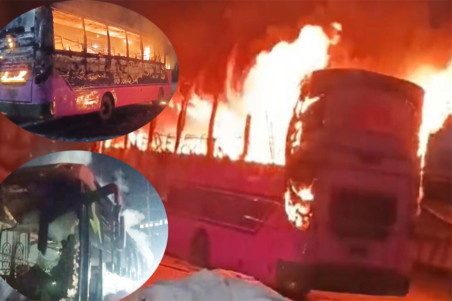 গাজীপুরে ১ রাতে ৩ বাসে আগুন, তদন্তে পুলিশ