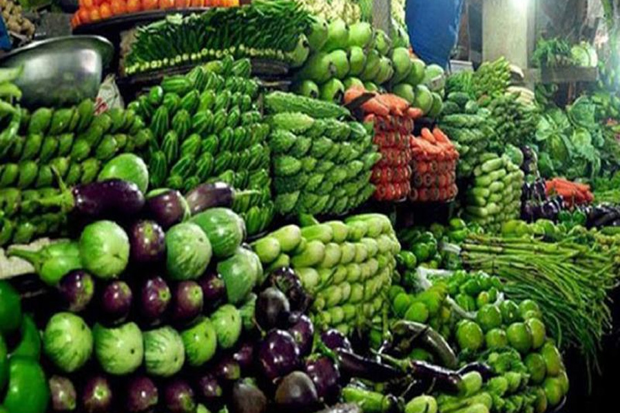 শীতের সবজিতে স্বস্তি, মাছ-মাংসের দাম চড়া
