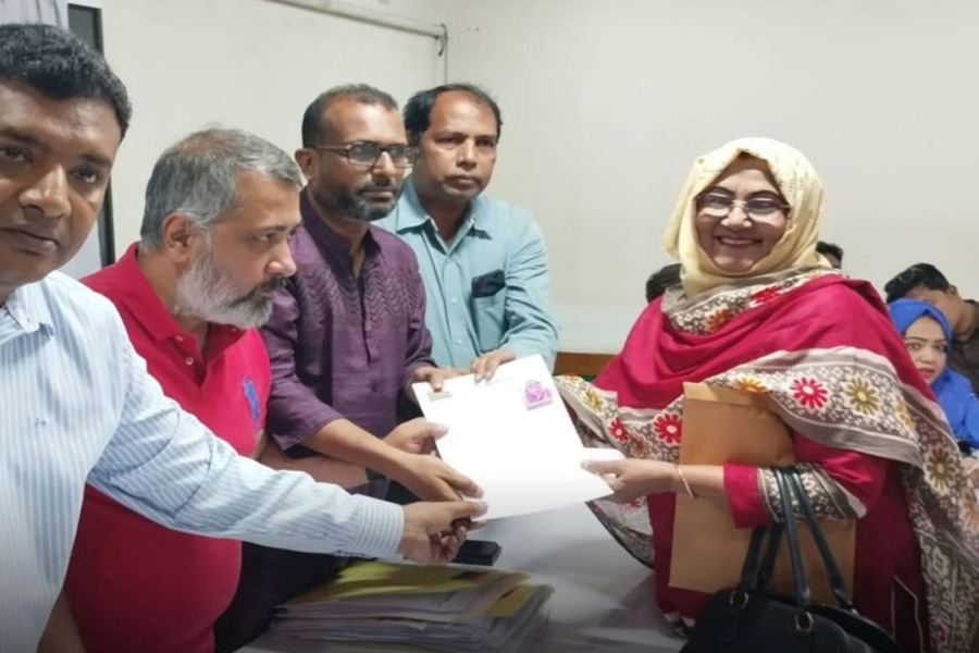 নারী আসনে মনোনয়ন ফরম জমা দিলেন বিলকিস ইসলাম