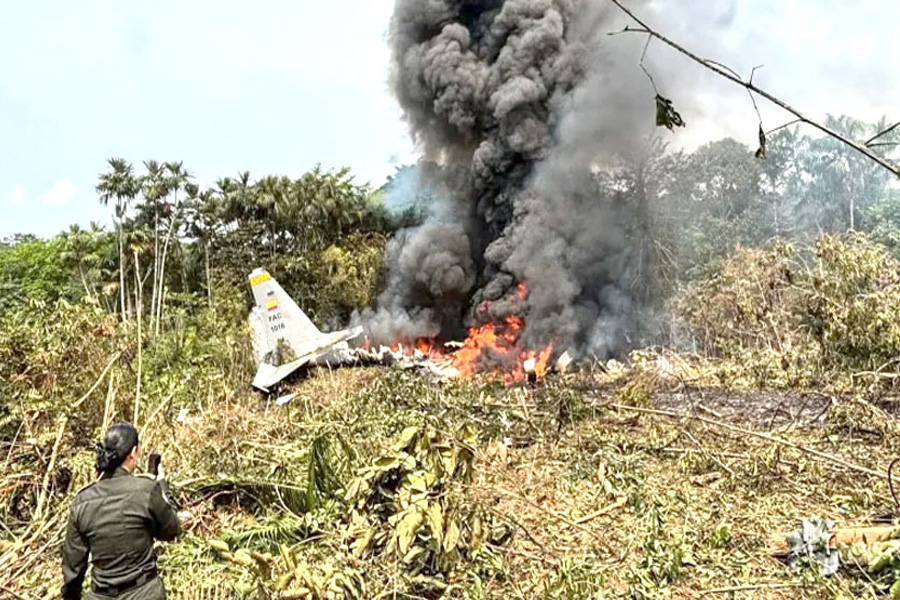 কলম্বিয়ায় সামরিক বিমান বিধ্বস্ত, নিহত ৩৪
