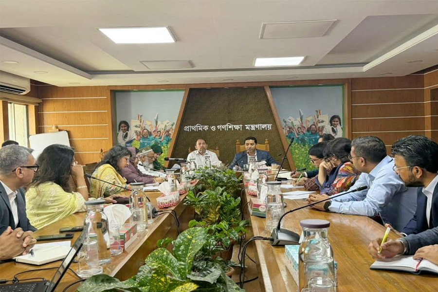 প্রতিটি উপজেলায় দুই বিদ্যালয়ে জুতা বিতরণ পরিকল্পনা প্রতিমন্ত্রীর