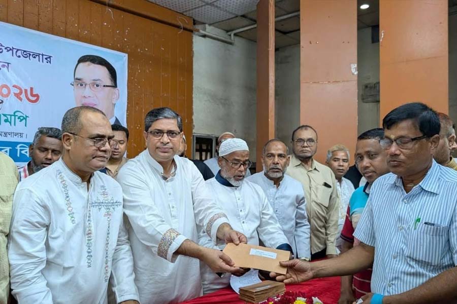 মসজিদ-মন্দির উন্নয়নে অনুদানের চেক তুলে দিলেন প্রতিমন্ত্রী শাহে আলম