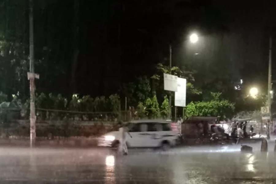 তাপপ্রবাহের মধ্যে ঢাকায় স্বস্তির বৃষ্টি