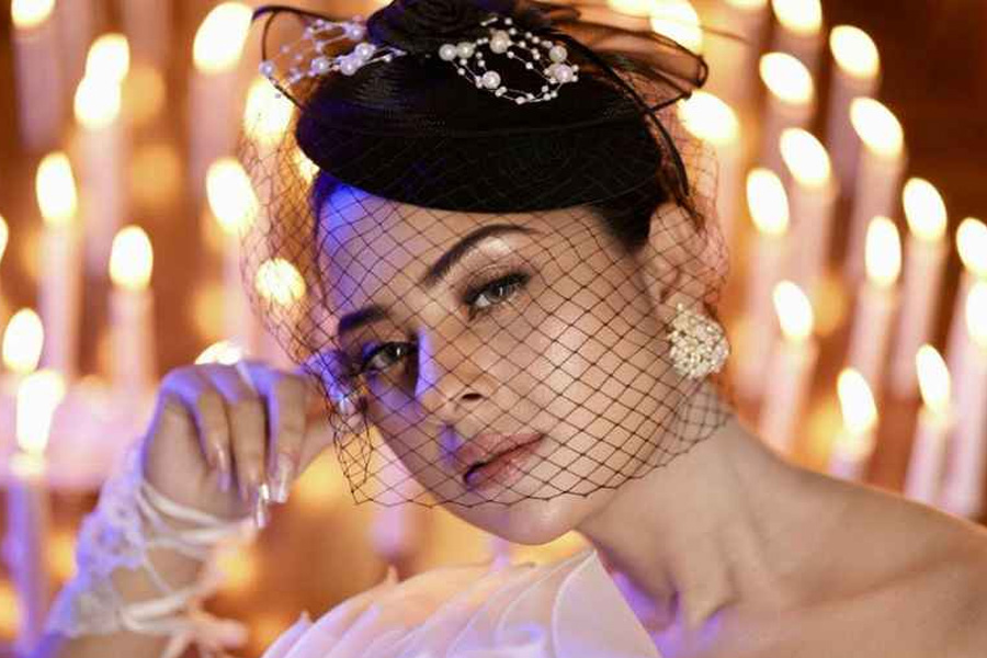 বুবলীর রাজকীয় লুকে মাতোয়ারা ভক্তরা