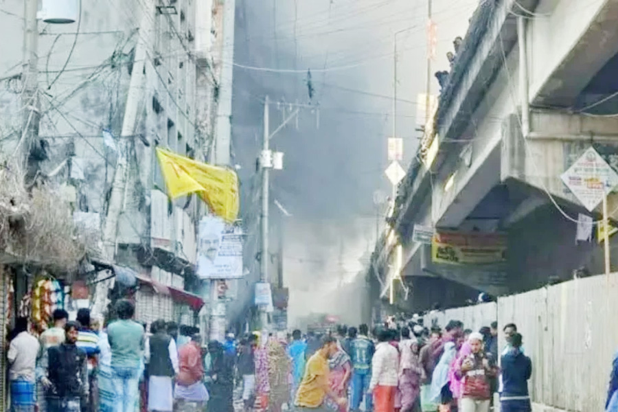 কেরানীগঞ্জে জাবালে নূর টাওয়ারে আগুন