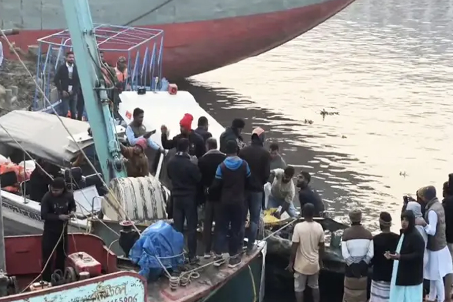 বাল্কহেড ডুবির ঘটনায় নিখোঁজ দুই লস্করের মরদেহ উদ্ধার