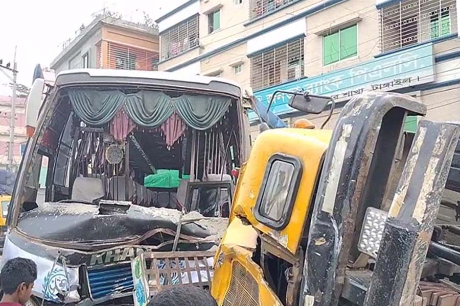 ঘাটাইলে বাস–ট্রাক মুখোমুখি সংঘর্ষে দুইজন নিহত