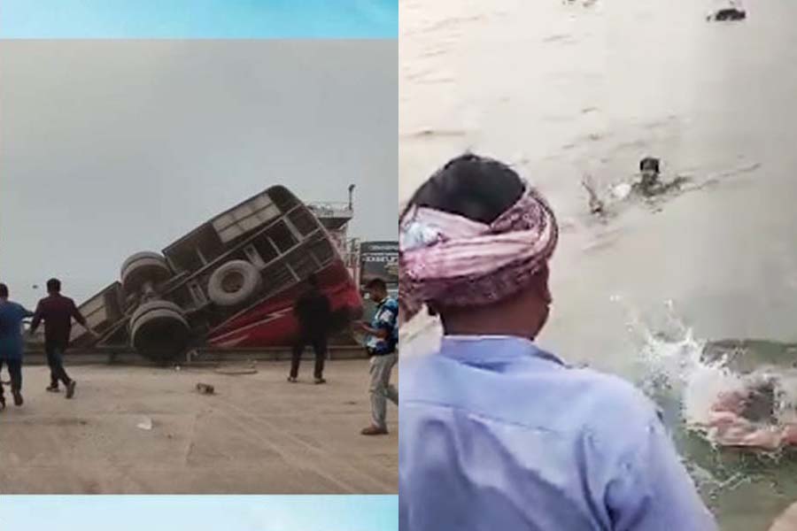 উদ্ধার অভিযানের ২ ঘন্টায় ৪ মরদেহ, বাস থেকে বের হতে পারেন মাত্র ৫-৭ জন