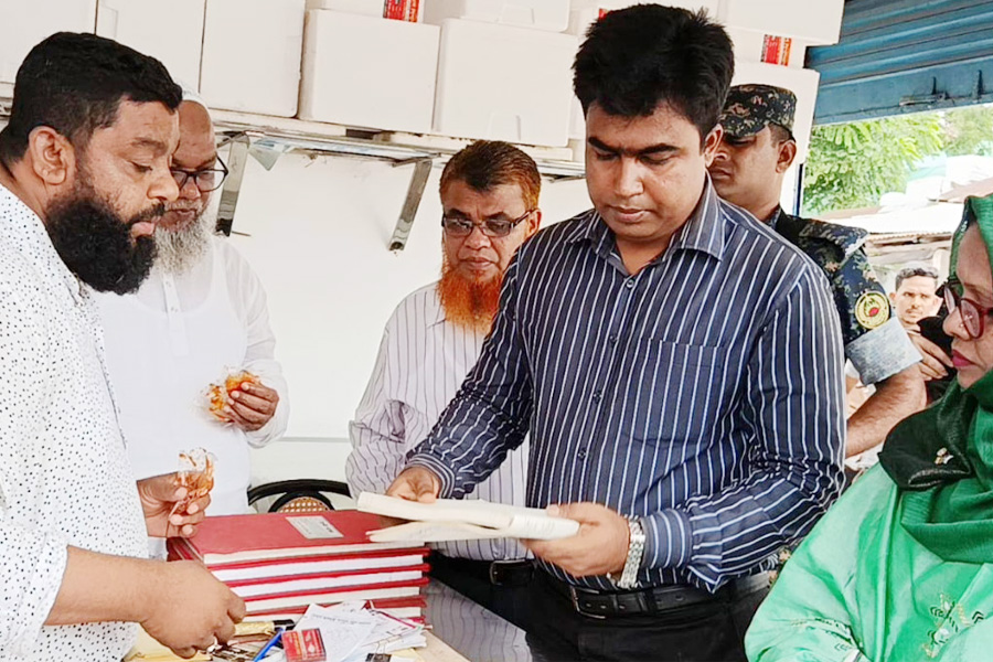 চাঁদপুরে ইলিশের বাজার নিয়ন্ত্রণে ভোক্তা অধিদপ্তরের অভিযান