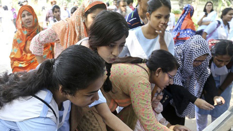 কলেজ পাননি ২৫ হাজার শিক্ষার্থী, দ্বিতীয় ধাপে করণীয়