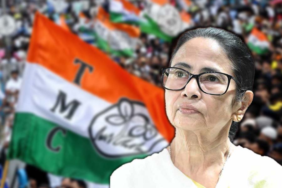 ভাঙছে মমতার তৃণমূল, গোপন বৈঠকে এমপিরা