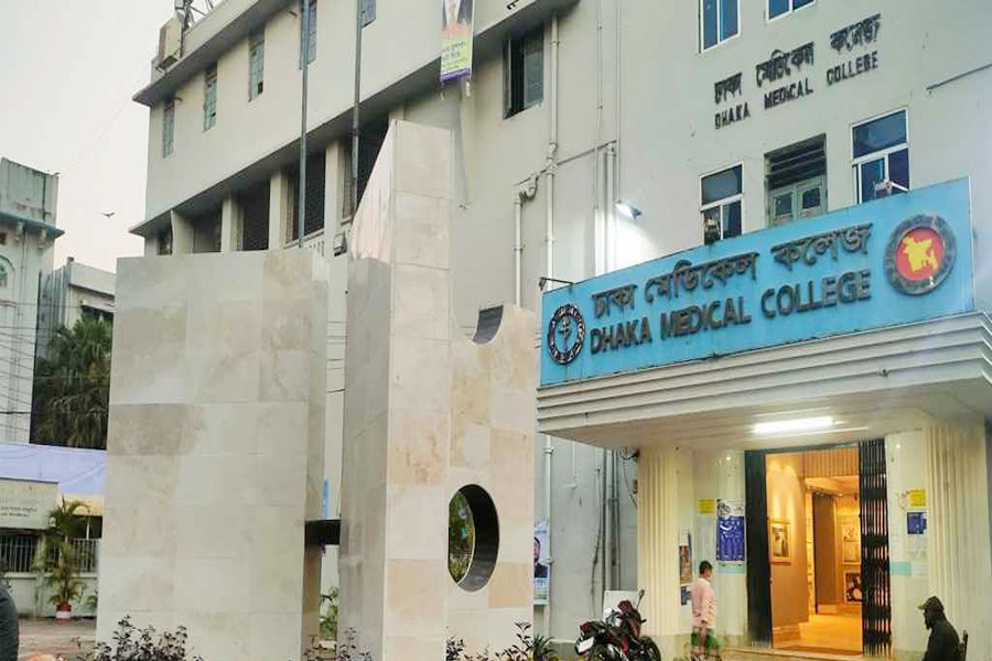 ওয়ারীতে রেস্টুরেন্টে গ্যাস সিলিন্ডার বিস্ফোরণ, দগ্ধসহ আহত ৮