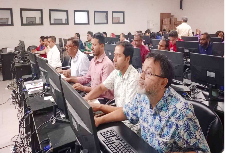 ডিআরইউতে এআই সাংবাদিকতা প্রশিক্ষণের তৃতীয় দিন আজ