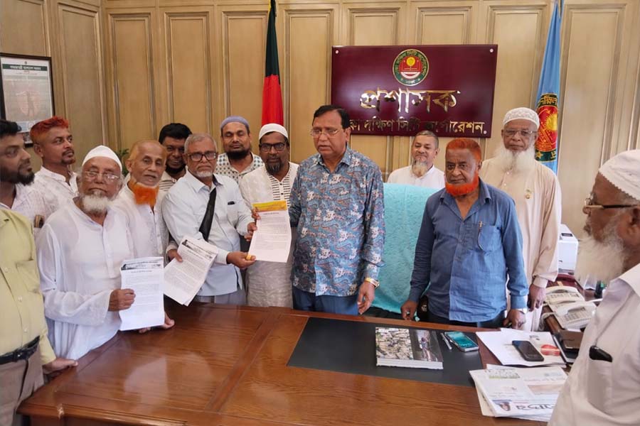 রিকশা খাত রক্ষায় ডিএসসিসি প্রশাসককে স্মারকলিপি