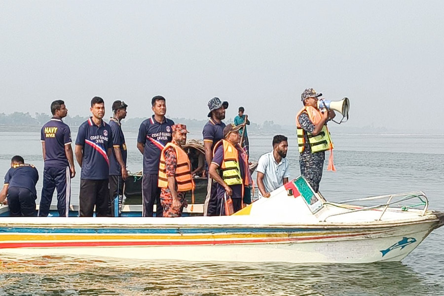 তৃতীয় দিনের উদ্ধার অভিযান অব্যাহত