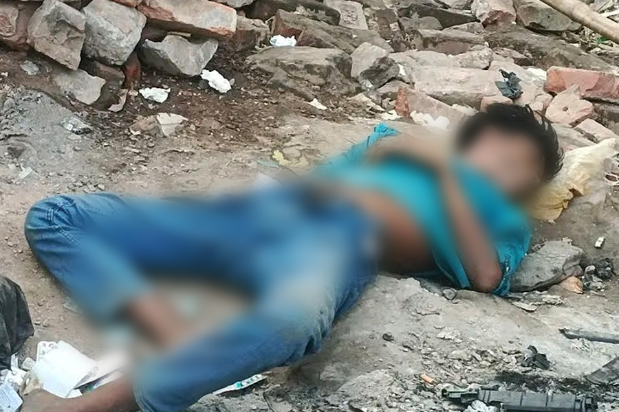 বগুড়ায় পরিত্যক্ত আ’লীগ অফিসের পাশ থেকে মরদেহ উদ্ধার