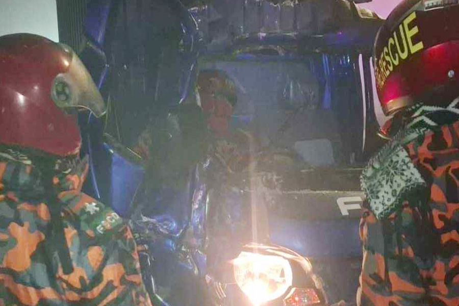 ঢাকা-মাওয়া এক্সপ্রেসওয়েতে ঘন কুয়াশায় পৃথক ৩ দুর্ঘটনা, আহত ২০