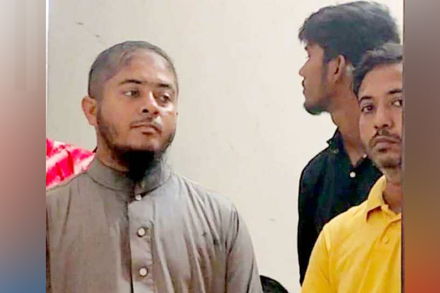 ‘৫ আগস্টে আমরা পুলিশ মেরে ঝুলিয়ে রেখেছি’