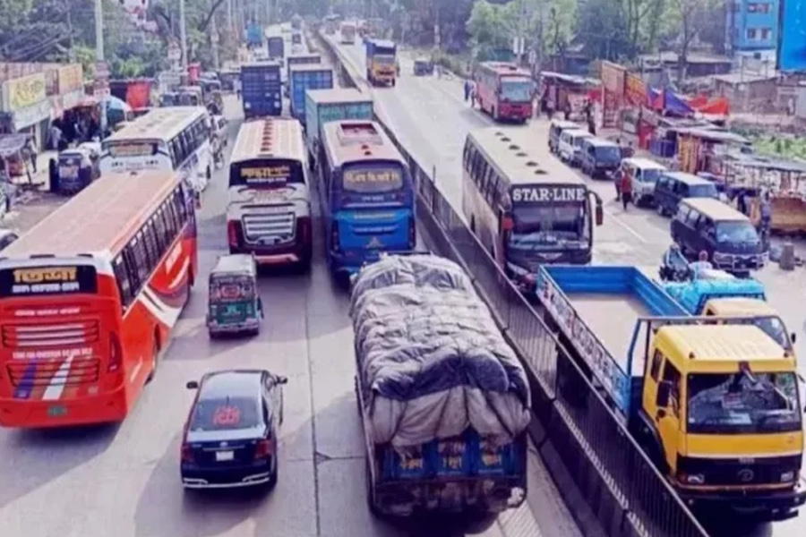 ঢাকা-চট্টগ্রাম মহাসড়কে ঈদ যাত্রা, যানবাহনের চাপ বাড়ছে