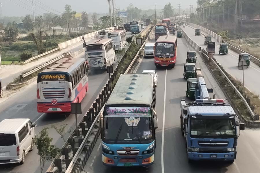ঢাকা-টাঙ্গাইল মহাসড়কে চাপ থাকলেও নেই যানজট