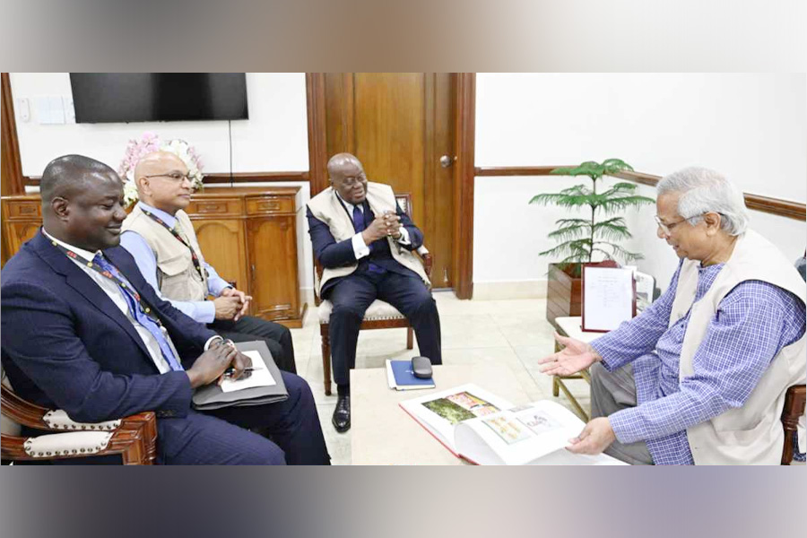 প্রধান উপদেষ্টার সঙ্গে কমনওয়েলথ নির্বাচন পর্যবেক্ষক দলের সৌজন্য সাক্ষাৎ