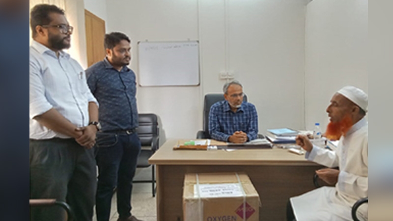 শহীদ ডা. সজীবের মায়ের জন্য অক্সিজেন কনসানট্রেটর দিল বিএনপি
