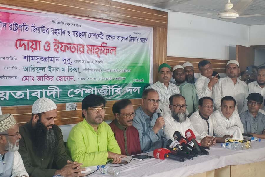 সরকারের পাশে দাঁড়াতে হবে, ধৈর্য ধরতে হবে: দুদু