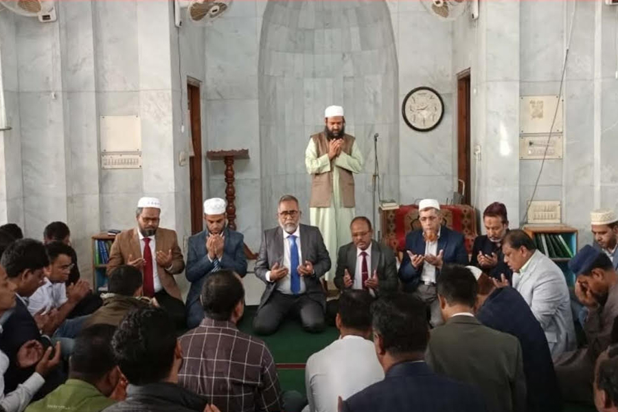 গুলিবিদ্ধ ওসমান হাদির আরোগ্য কামনায় ইবিতে দোয়া মাহফিল