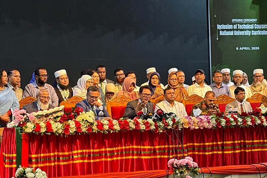 পরীক্ষামূলক চালু হচ্ছে ৩ দিন অনলাইন ও ৩ দিন সশরীরে ক্লাস