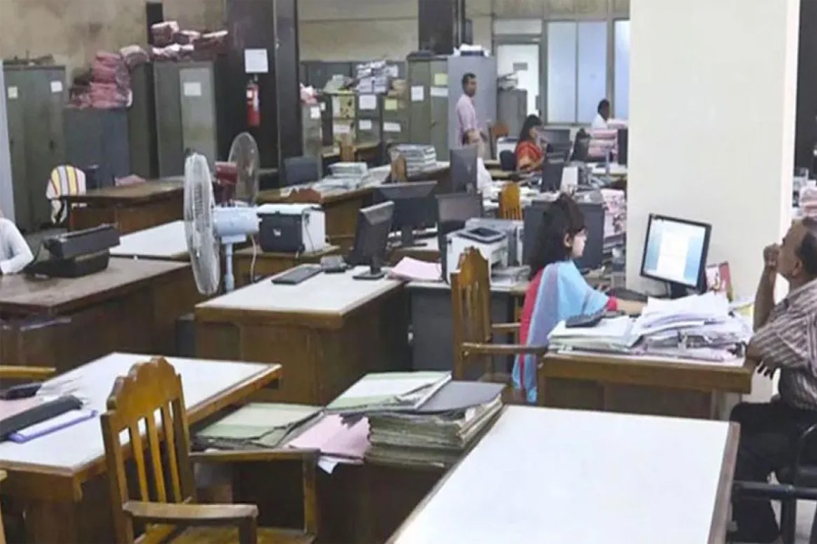 ঈদ ছুটি শেষে ব্যাংক-অফিস-আদালত খুলছে আজ