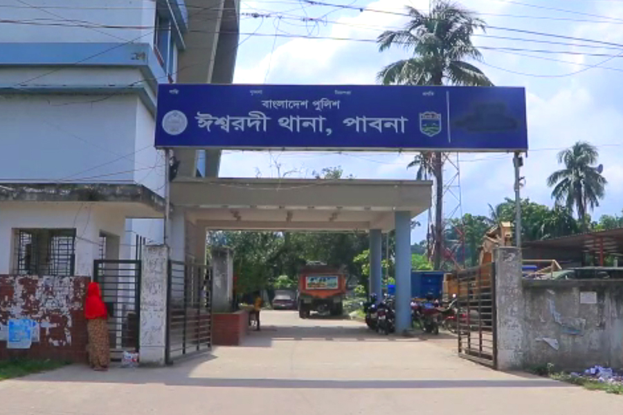 অজ্ঞাতনামাদের আসামি করে মামলা দায়ের, তদন্তে ডিবি পুলিশ