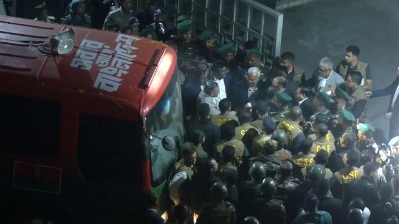 অসুস্থ মায়ের কাছে এভারকেয়ারে তারেক রহমান