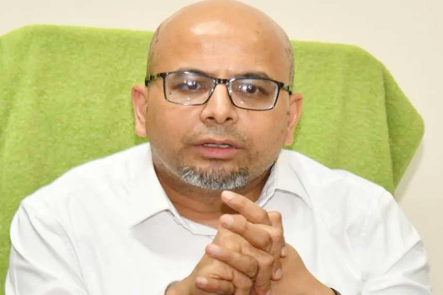 দেশ ছাড়ার পর মুখ খুললেন ফয়েজ আহমদ তৈয়্যব