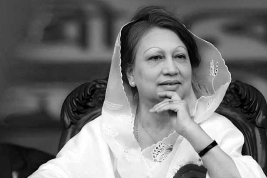 রাজপথ থেকে ইতিহাসের পাতায়: খালেদা জিয়ার চিরবিদায়
