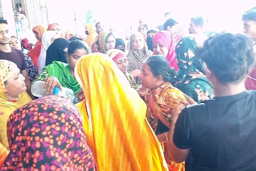 আলোকদিয়ায় জমির বিরোধে বাবা-ছেলেকে কুপিয়ে হত্যা
