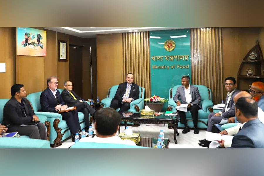 খাদ্য ও জনপ্রশাসন প্রতিমন্ত্রীর সঙ্গে সাক্ষাৎ করলেন যুক্তরাষ্ট্রের প্রতিনিধিদল